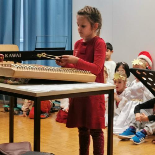 Weihnachtsspiel der 1a und 1c 