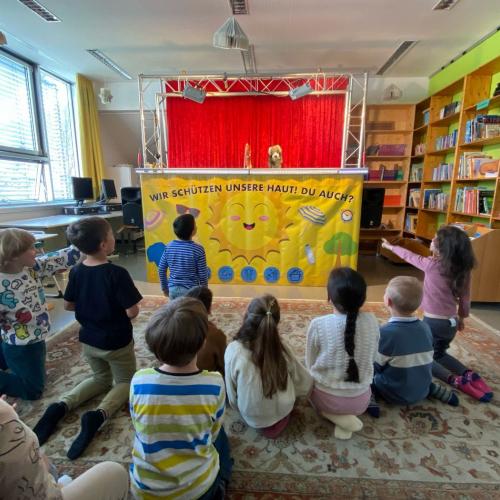 Kasperltheater „Wie schütze ich meine Haut?“