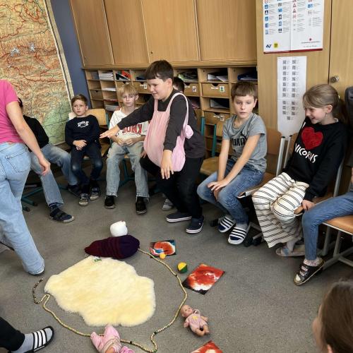 Besuch von Hebamme Agnes Müller