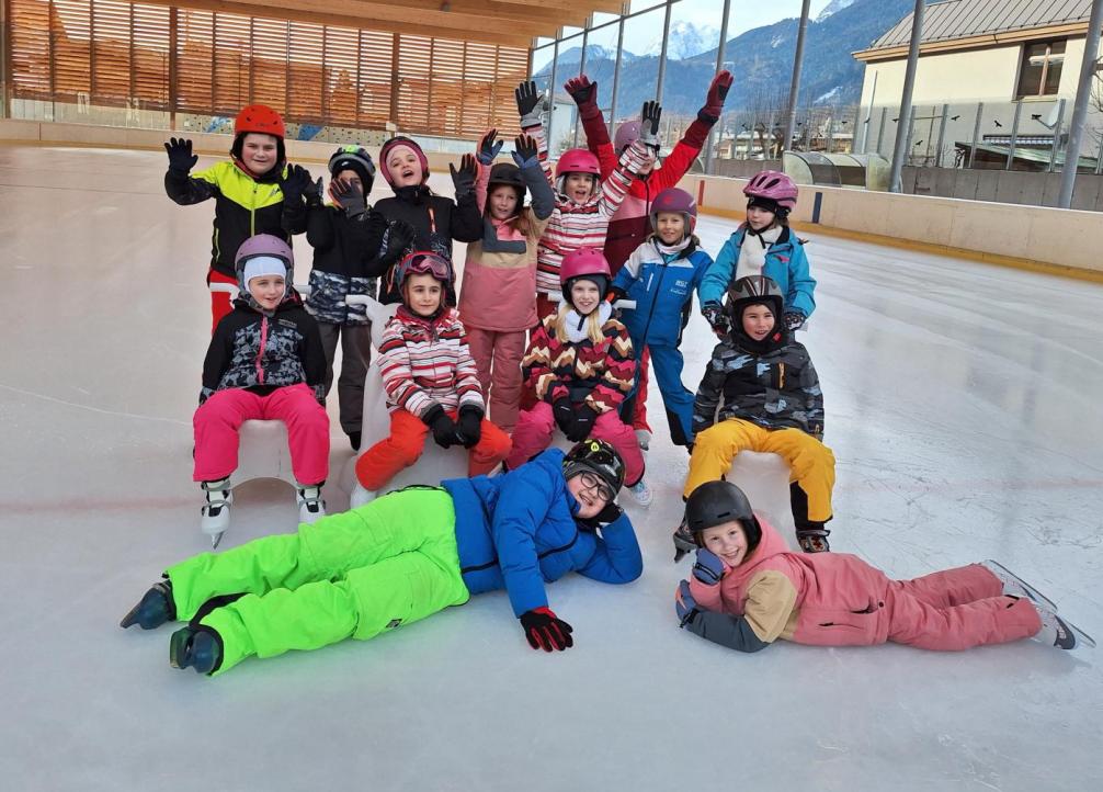 Auf dem Eislaufplatz fallen uns allerhand Spiele ein...😊