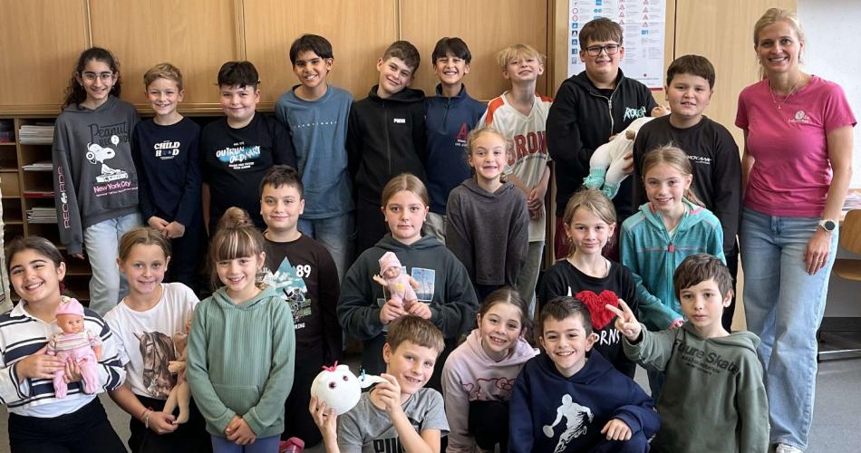 Besuch von Hebamme Agnes Müller