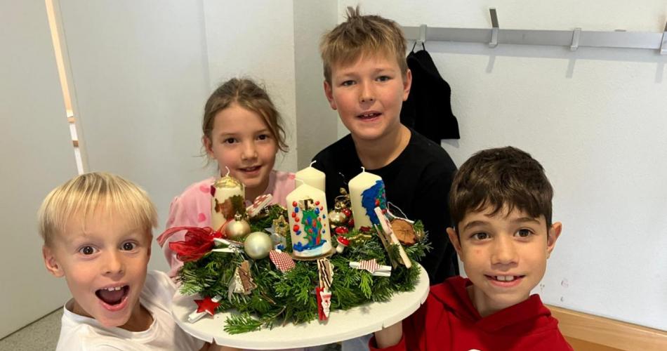 2a und 2c haben ihren eigenen Adventkranz gebunden