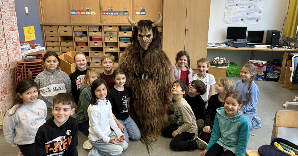 Heute war der Krampus in der 2a und 2c!